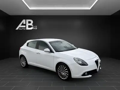 Alfa Romeo Giulietta 1.6 JTDM — Diesel efficient, entretien récent — detail