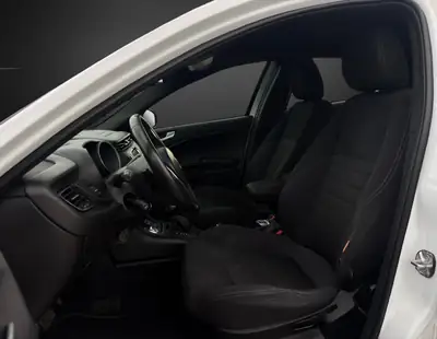 Alfa Romeo Giulietta 1.6 JTDM — Diesel efficient, entretien récent — Thumbnail 7