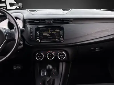 Alfa Romeo Giulietta 1.6 JTDM — Diesel efficient, entretien récent — Thumbnail 11