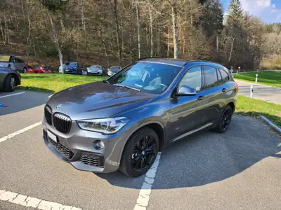 BMW X1 xDrive 25d — SUV compact diesel performant, sans sinistre, équipement M Sport — vista posteriore