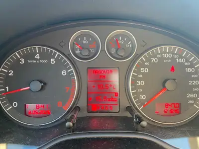 Audi A4 3.2 Quattro — Berline sportive 2005, traction intégrale et 255 ch — détail