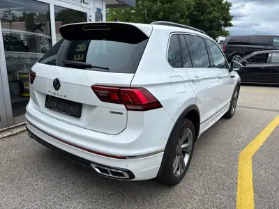 VW Tiguan 2.0 TSI R-Line 4Motion — SUV performant, sans sinistre, 129 900 km — rear view