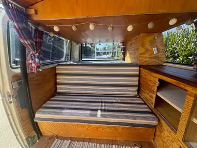 VW T3 Typ 2 Camper 1986 — Un classique de la route aménagé pour l'aventure — vista posteriore