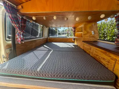 VW T3 Typ 2 Camper 1986 — Un classique de la route aménagé pour l'aventure — interni