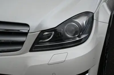 Mercedes-Benz C 350 Avantgarde — Break V6 sportif, équipement premium — dashboard