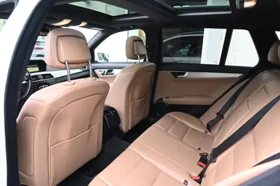 Mercedes-Benz C 350 Avantgarde — Break V6 sportif, équipement premium — Thumbnail 14