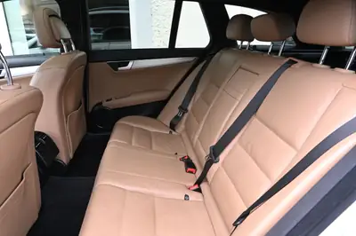 Mercedes-Benz C 350 Avantgarde — Break V6 sportif, équipement premium — Thumbnail 15
