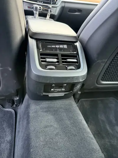 Volvo V90 2.0 D5 Inscription — Break premium diesel, 94'000 km, sans sinistre — Miniature 15