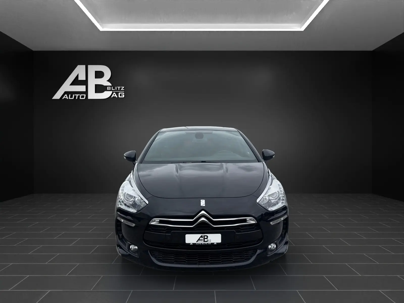 DS5 Hybrid4 200 SO Chic — SUV coupé hybride diesel, consommation exemplaire