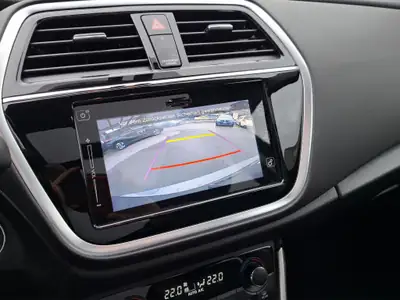 Suzuki S-Cross SX4 1.4T Hybrid 4x4 — SUV polyvalent avec motorisation écologique — Thumbnail 9