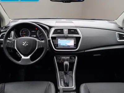 Suzuki S-Cross SX4 1.4T Hybrid 4x4 — SUV polyvalent avec motorisation écologique — Thumbnail 10
