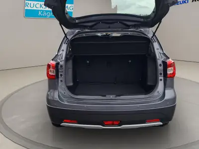Suzuki S-Cross SX4 1.4T Hybrid 4x4 — SUV polyvalent avec motorisation écologique — Thumbnail 13