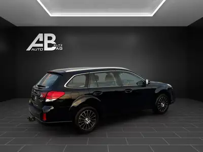 Subaru Outback 2.5i Swiss Classic AWD — Monospace polyvalent, première main, entretien Subaru — Armaturenbrett