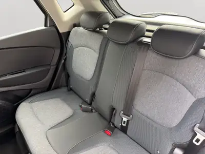 Renault Captur 1.2 T 90th Anniversary — SUV polyvalent, première main, entretien complet — interior