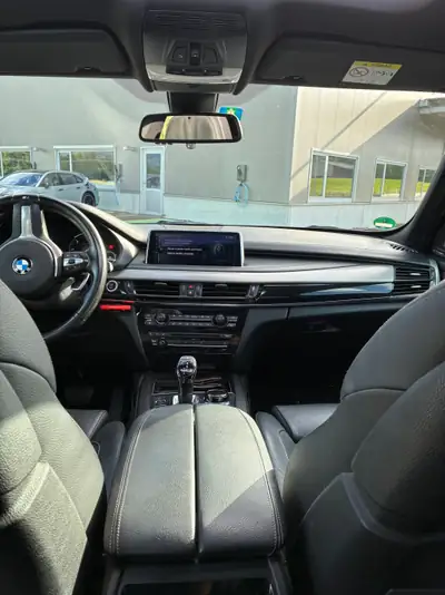 BMW X5 40d xDrive SAG 2017 — SUV premium diesel, entretien impeccable — intérieur