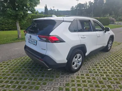 Toyota RAV-4 2.5 HEV Comfort — SUV hybride fiable, 196 000 km — côté