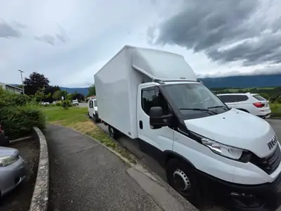 IVECO Daily 2.3 HPI 156 — Utilitaire robuste, faible kilométrage, transmission automatique — Seitenansicht