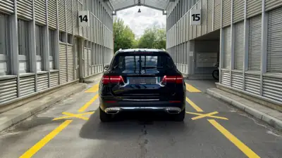 Mercedes-Benz GLC 220 d 4MATIC — SUV premium diesel, entretien récent — arrière