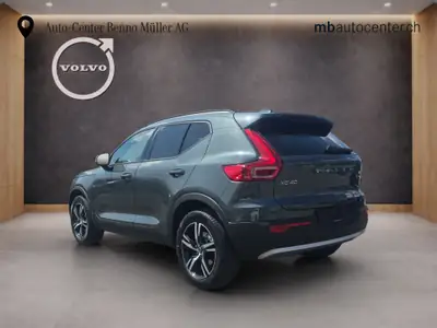 Volvo XC40 2.0 B3 MH Core — SUV hybride mild avec très faible kilométrage — arrière