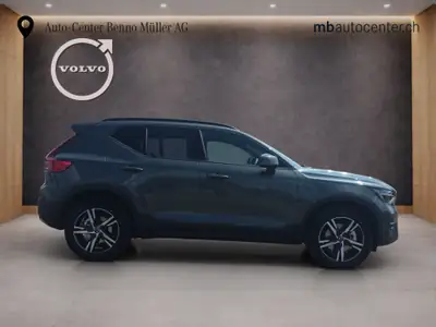 Volvo XC40 2.0 B3 MH Core — SUV hybride mild avec très faible kilométrage — détail
