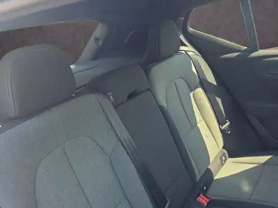 Volvo XC40 2.0 B3 MH Core — SUV hybride mild avec très faible kilométrage — Miniature 14