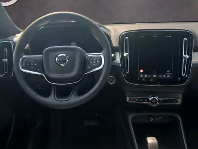 Volvo XC40 2.0 B3 MH Core — SUV hybride mild avec très faible kilométrage — Miniature 16
