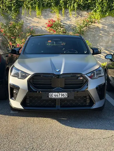 BMW X2 M35i xDrive 2024 — Performance sportive et polyvalence urbaine — côté