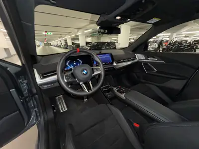 BMW X2 M35i xDrive 2024 — Performance sportive et polyvalence urbaine — Miniature 12