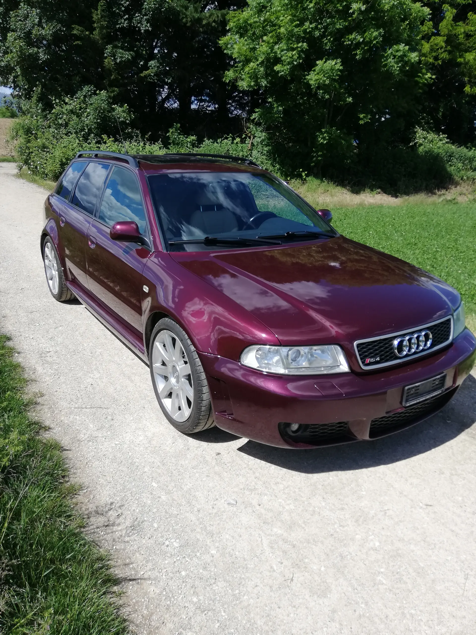 Audi RS4 2.7 V6 Biturbo Quattro — Break sportif de légende, 380 ch purs