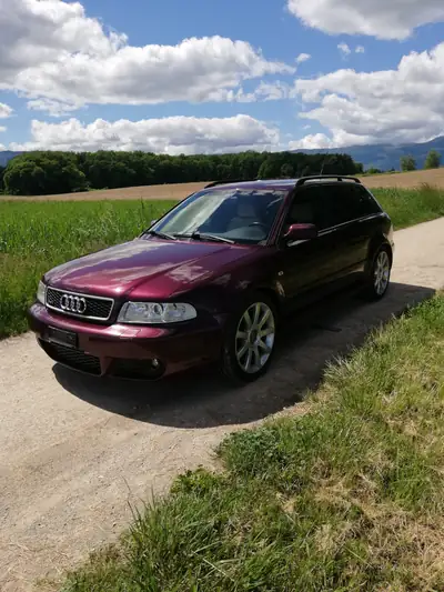 Audi RS4 2.7 V6 Biturbo Quattro — Break sportif de légende, 380 ch purs — fianco