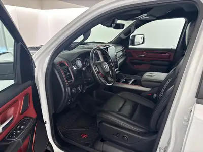 Dodge Ram 1500 5.7 Rebel — Pickup muscle américain, première main, garantie incluse — dashboard