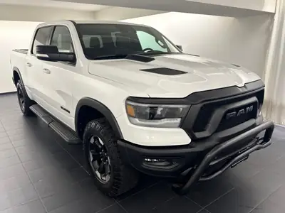 Dodge Ram 1500 5.7 Rebel — Pickup muscle américain, première main, garantie incluse — interior