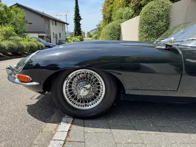 Jaguar E-Type Série 1 1962 — Un chef-d'œuvre cabriolet britannique, seulement 32 100 km — Miniatura 10