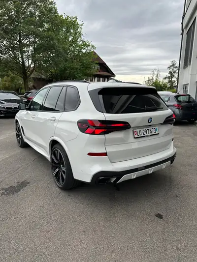 BMW X5 30d xDrive SAG 2024 — SUV premium diesel, 46 000 km, entretien impeccable — arrière