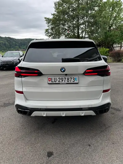 BMW X5 30d xDrive SAG 2024 — SUV premium diesel, 46 000 km, entretien impeccable — intérieur