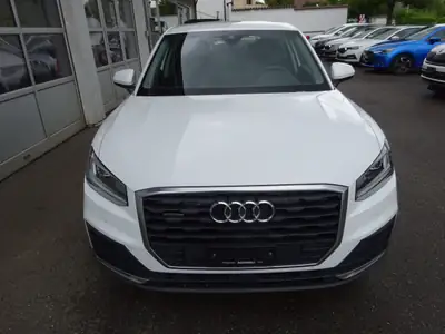 Audi Q2 35 TDI Attraction quattro — SUV compact diesel, 147 000 km, traction intégrale — dashboard