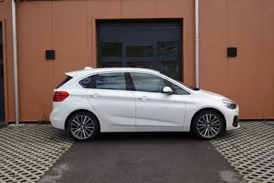 BMW 225xe iPerformance Active Tourer — Hybride rechargeable, 24 990 km, technologie CH — intérieur