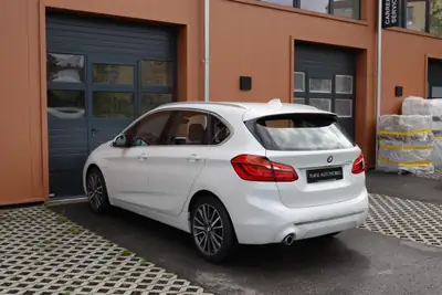 BMW 225xe iPerformance Active Tourer — Hybride rechargeable, 24 990 km, technologie CH — Miniature 10
