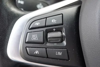 BMW 225xe iPerformance Active Tourer — Hybride rechargeable, 24 990 km, technologie CH — Miniature 13