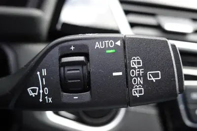 BMW 225xe iPerformance Active Tourer — Hybride rechargeable, 24 990 km, technologie CH — Miniature 15
