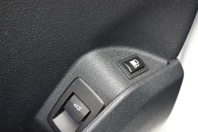 BMW 225xe iPerformance Active Tourer — Hybride rechargeable, 24 990 km, technologie CH — Miniature 20