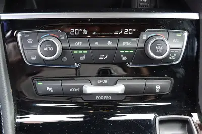 BMW 225xe iPerformance Active Tourer — Hybride rechargeable, 24 990 km, technologie CH — Miniature 22