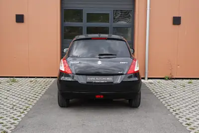 Suzuki Swift 1.2i 16V GL — Citadine robuste 4x4, sièges chauffants et moteur économe — Miniature 9