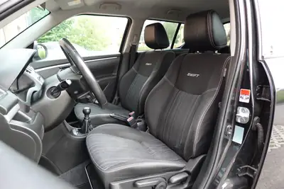Suzuki Swift 1.2i 16V GL — Citadine robuste 4x4, sièges chauffants et moteur économe — Miniature 20