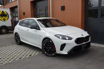 BMW M135i xDrive M Sport Pro — Berline sportive 306 ch, toit panoramique, faible kilométrage — Miniature 7