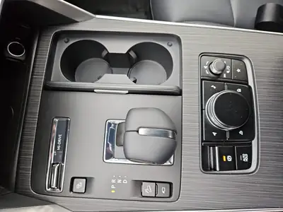 Mazda CX-80 e-Skyactiv PHEV 327 AWD — SUV 7 places hybride rechargeable, 100 km seulement — Miniatura 16