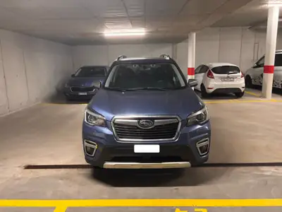 Subaru Forester 2.0i e-Boxer Swiss Plus — SUV hybride mild, 117'000 km, sans sinistre — côté