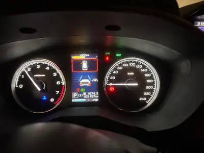 Subaru Forester 2.0i e-Boxer Swiss Plus — SUV hybride mild, 117'000 km, sans sinistre — intérieur