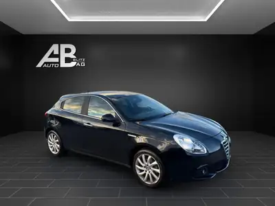 Alfa Romeo Giulietta 1.4 T Distinctive — Berline compacte italienne, sans sinistre — detail