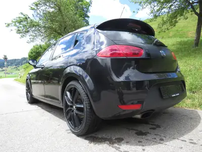 SEAT Leon 2.0 TSI R310 — Berline sportive 310 ch, sans sinistre, 151 500 km — côté